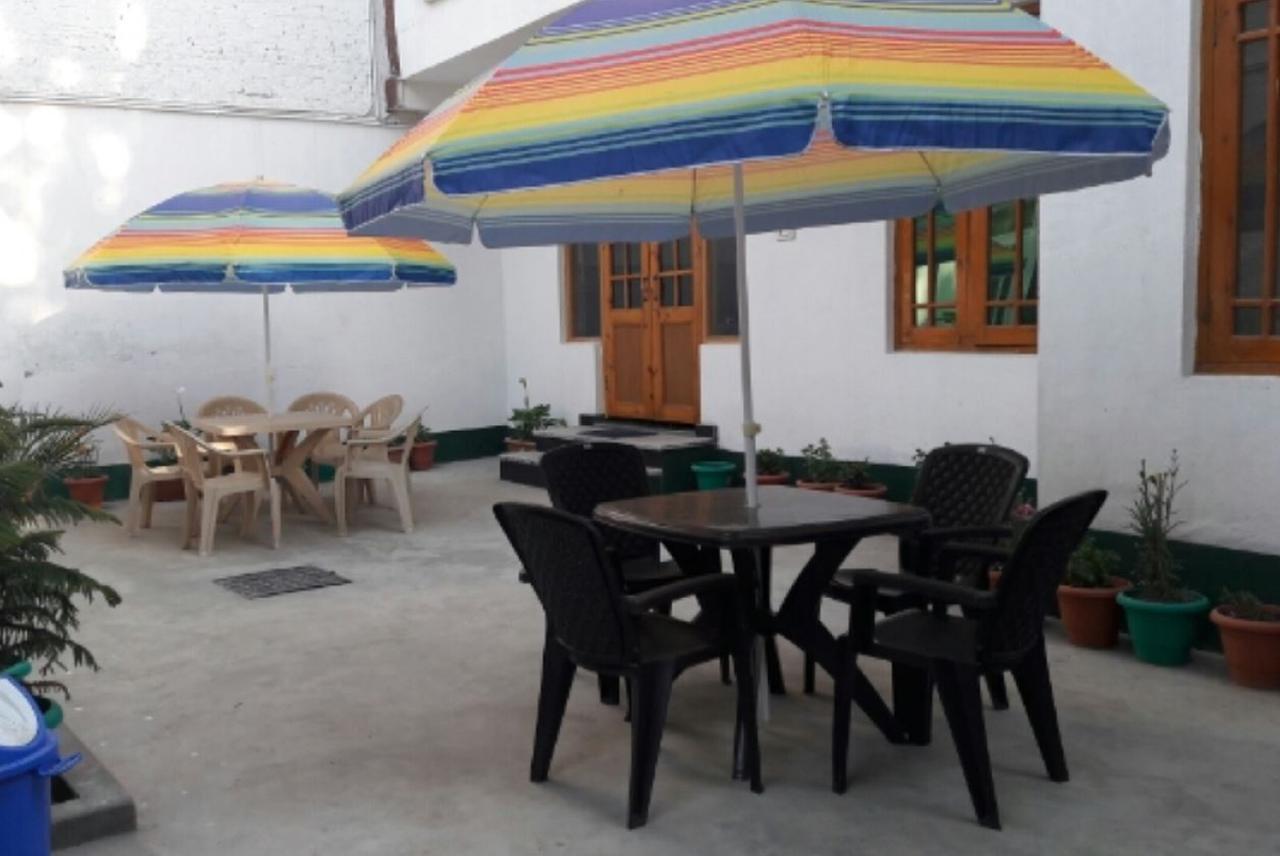 Hotel Monson Srinagar  Exterior photo